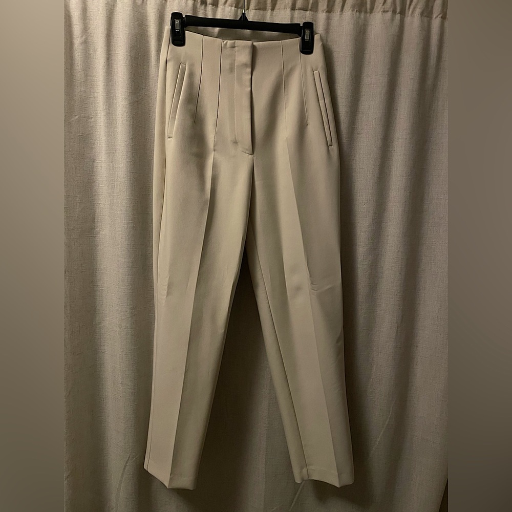 Zara High Rise Cropped Skinny Cigarette
Trouser Pants in cream